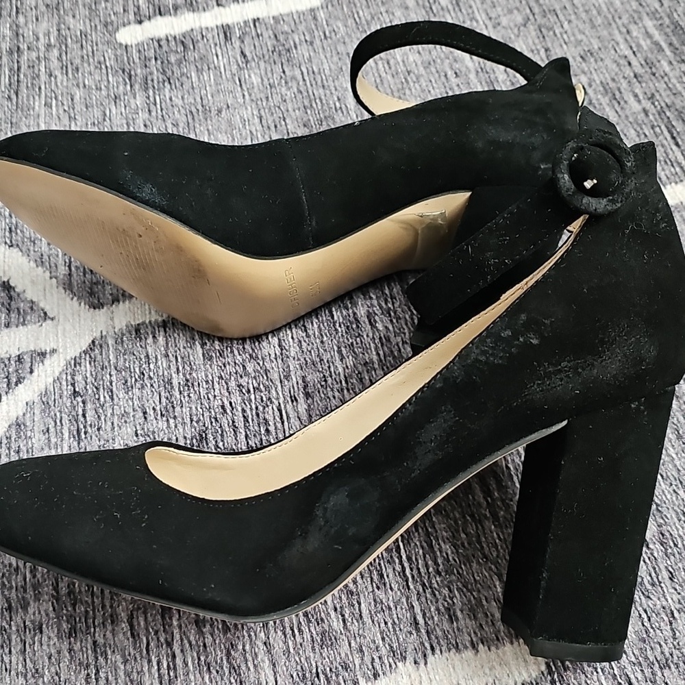 Marc Fisher Suede Heels - Picture 4 of 9